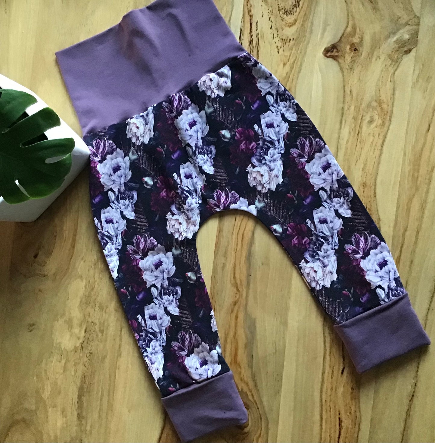 Scalable harem pants peonies gr: 6 to 36 months ready to leave