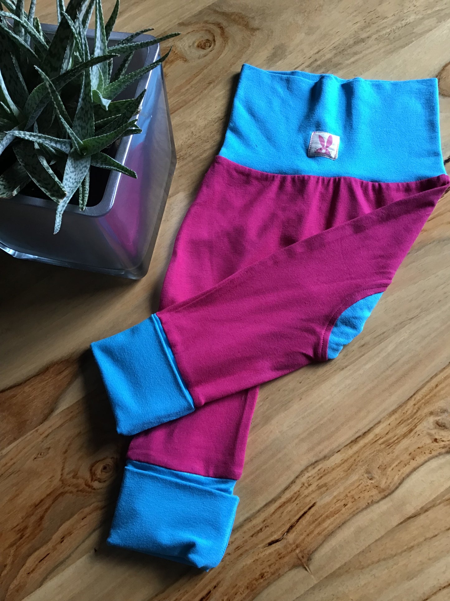 Evolutionary pants gr:0 to 12 months ready to go