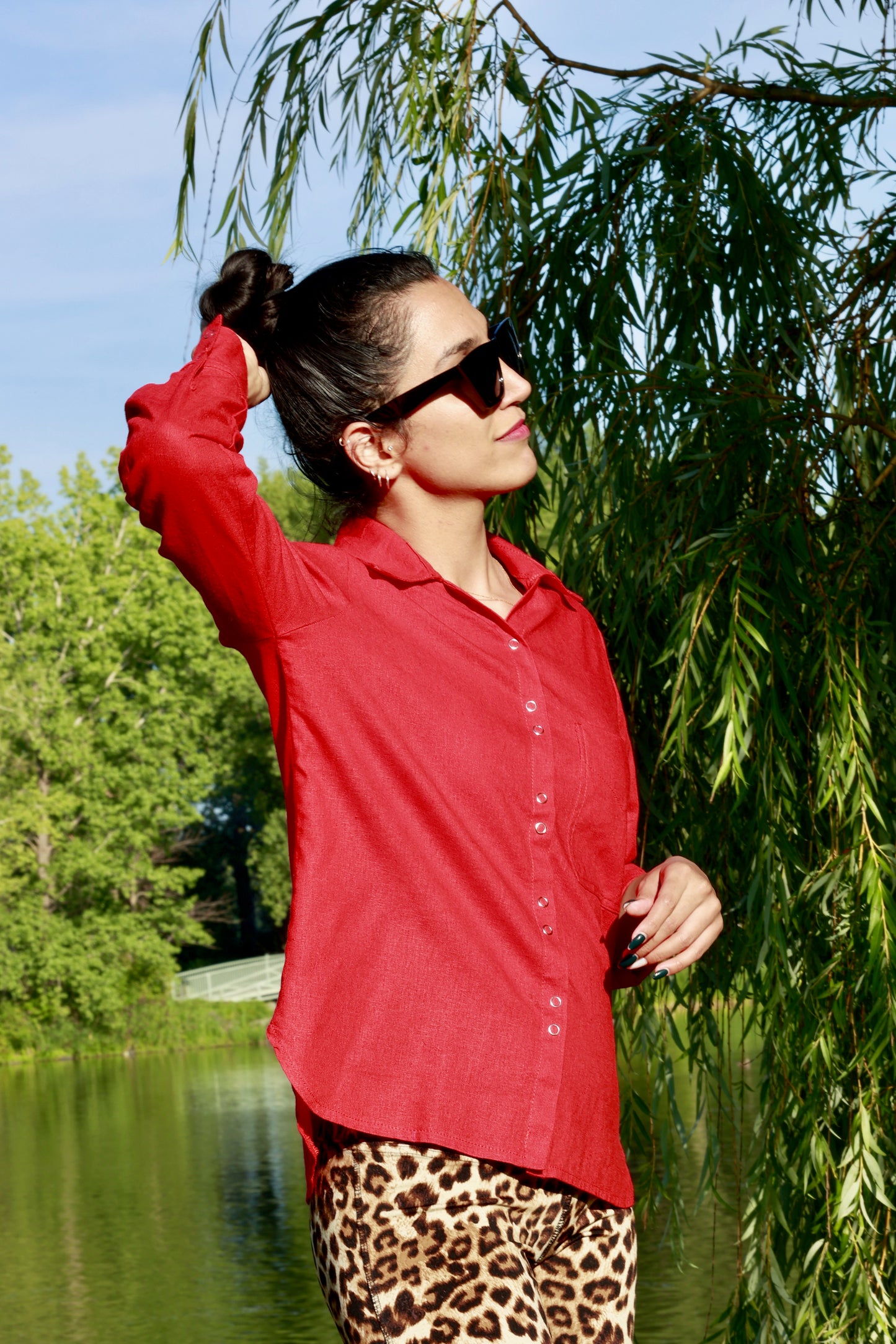 Red linen shirt with buttons and long sleeves - Akako by ELZI